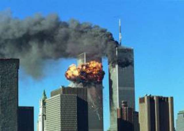 Acontecimiento Economico: Atentados simultaneos a las torres gemelas en New York.