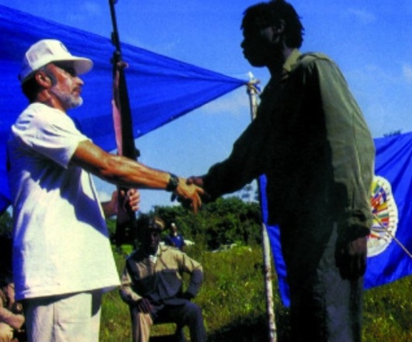 - 2000 Misión Especial en Surinam