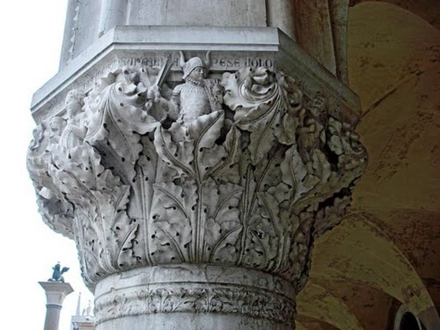 Los Capiteles Góticos