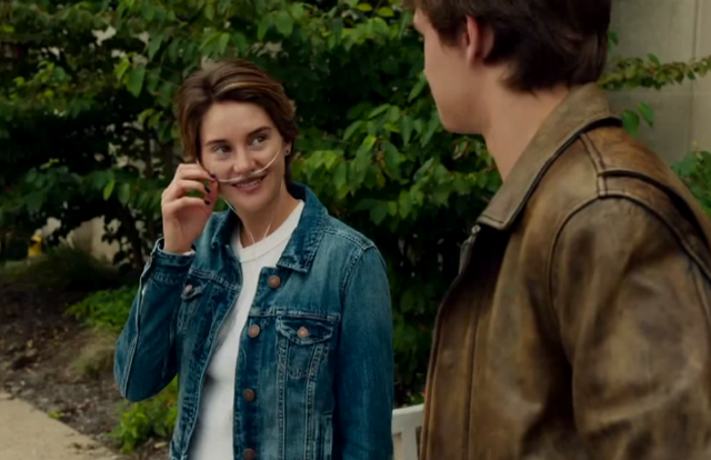 Hazel habla con August