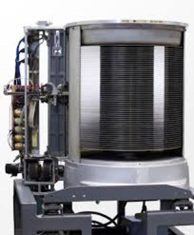 El primer sistema de disco magnetico