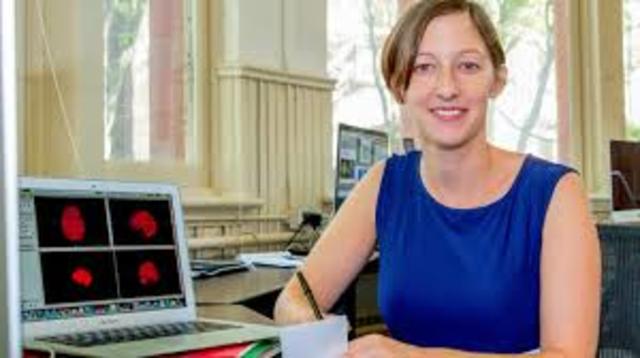 ella es lady lucy la amiga de alex