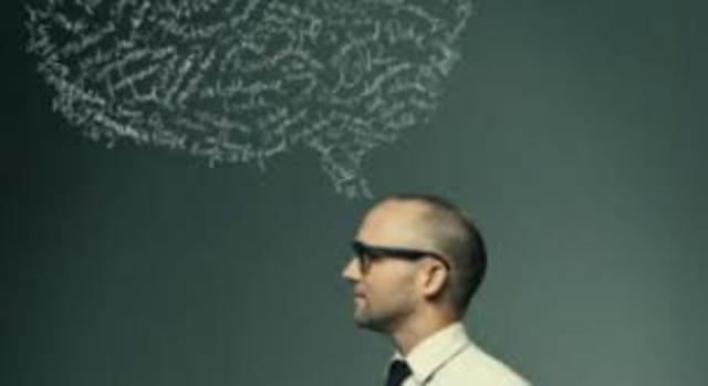 entonces a alex le facilitaron la clave y el trata de desifrar quienes son