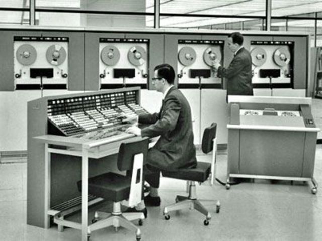 *Mainframe Computers (ELECTRONIC AGE)