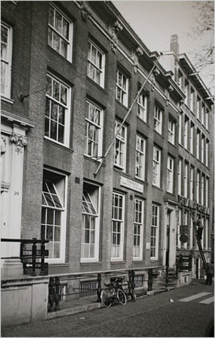 Started to help Jews hide from the Nazis: Generality vs. Stagnatio