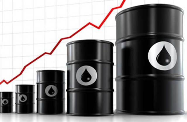 La producción de petróleo en México alcanza los 193 millones de barriles, ocupando así el segundo lugar en la producción mundial.
