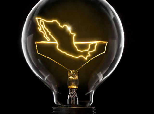 La capacidad instalada de generación de energía ascendió a 59,000 MW, correspondiente a plantas hidroeléctricas, plantas termoeléctricas, pantas nucleoeléctricas, geotermoeléctricas, plantas de combustión interna que usan diésel y plantas eoeléctricas.