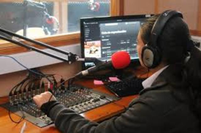 IMPLEMENTACIÓN DE LA RADIO ESCOLAR