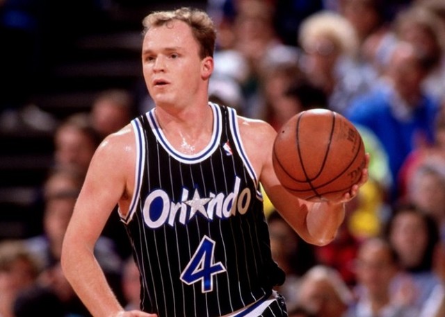 Scott Skiles sets Assist record (30)