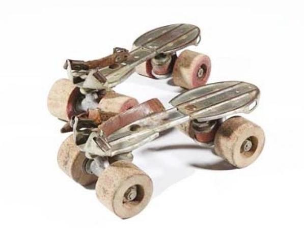 Edwin Merley inventa los patines de ruedas