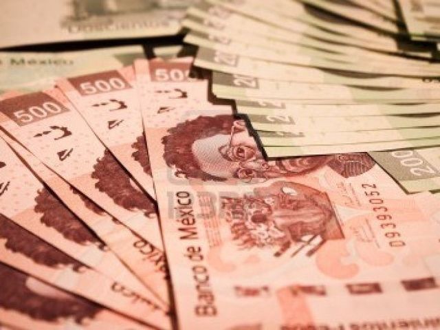 Adolfo Ruiz Cortines estableció en 1954 el  aguinaldo