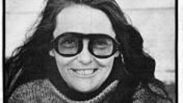 1970: "Lo personal es político". Se publica 'La política sexual' de Kate Millet, obra clave del feminismo radical.