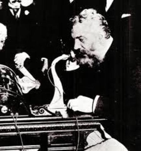 Primer teléfono por Graham Bell