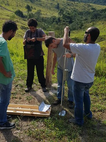 Início dos testes de permeabilidade do solo.
