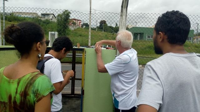 Instalação do primeiro pluviômetro.