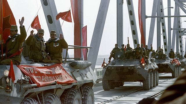 The last Soviet troops leave Afghanistan, marking the end of the Soviet-Afghan War.