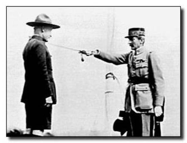 BP es nombrado Barón con el título de Lord Baden Powell of Gilwell.