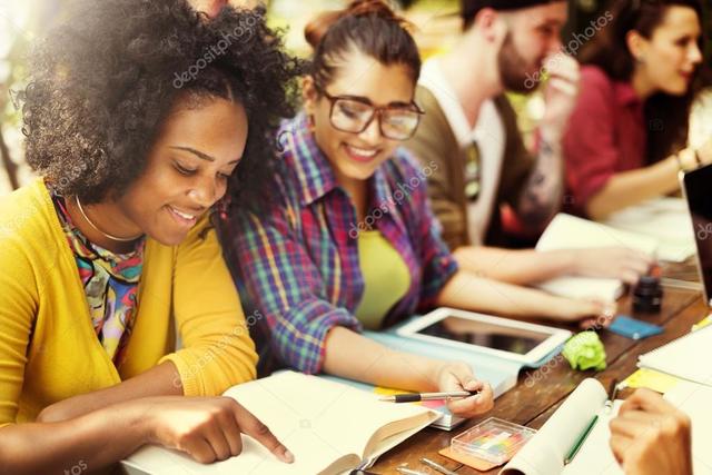 Abren Escuelas Nacionales