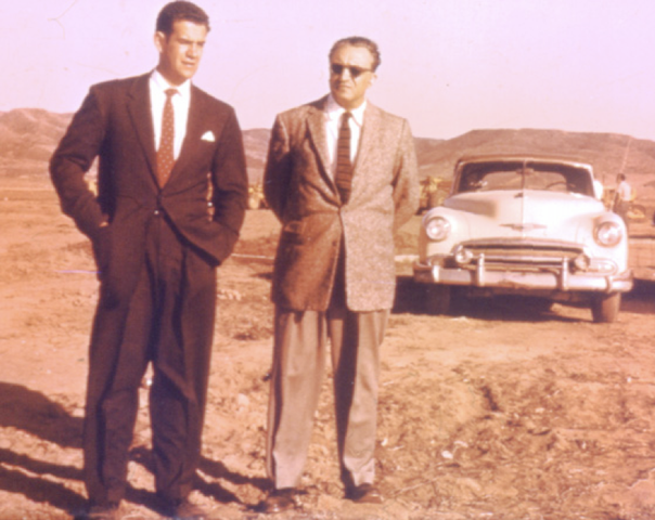 Forma Sociedad Con José Villagrán