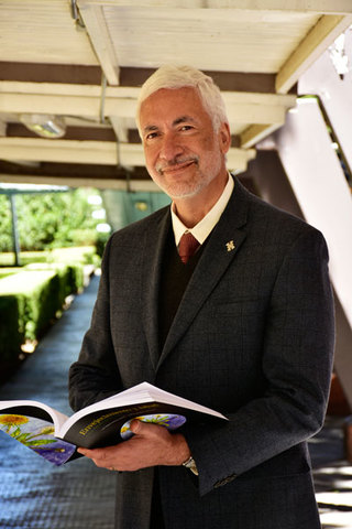 Dr. Luis Miguel Gutierréz Robledo crea el primer programa universitario en la UNAM de la especialidad de Geriatria para médicos internistas