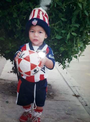 Aqui apoyando al junior :v