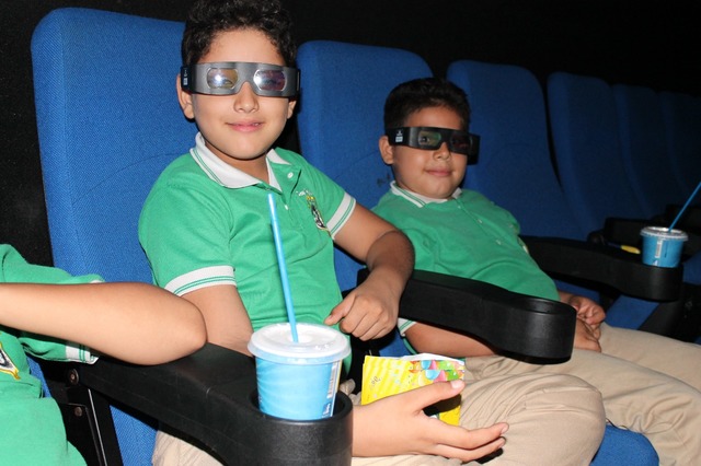 En cine con mi mejor amigo del momento