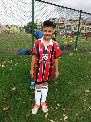 PRIMERA ESCUELA DE FUTBOL