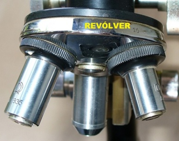 PRIMER REVÓLVER PARA MICROSCOPIOS