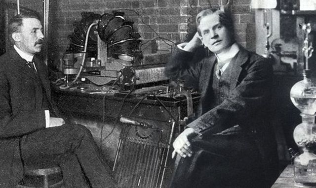 Ernest Rutherford y F. Soddy