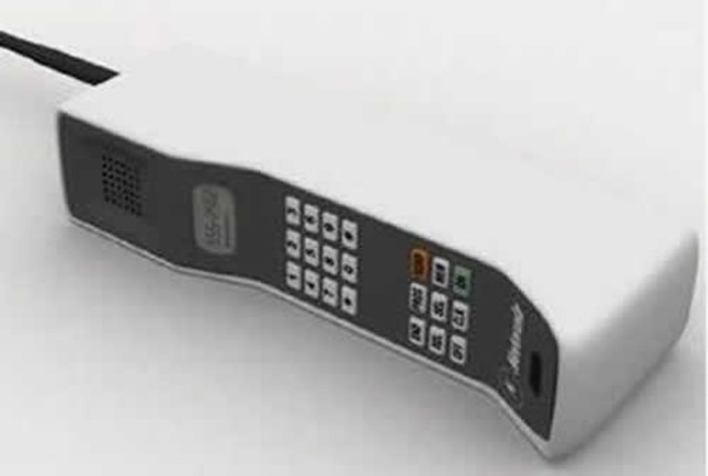 La primera generación 1G