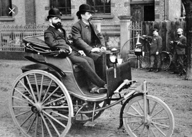 First automobile developed by Daimler and Benz