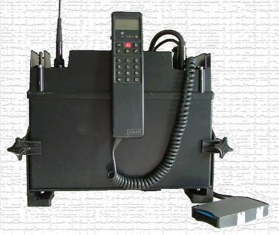 El teléfono móvil (1985)