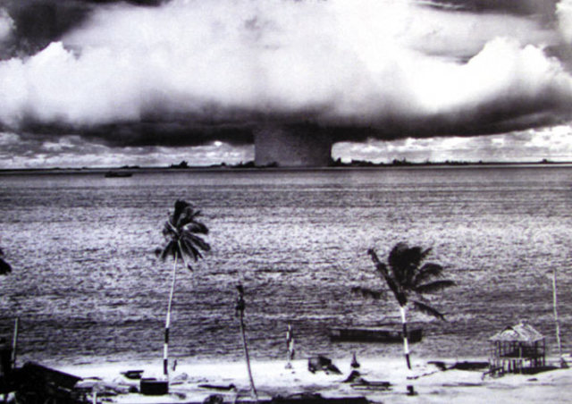 Se lanza la Bomba de Hidrógeno por EUA