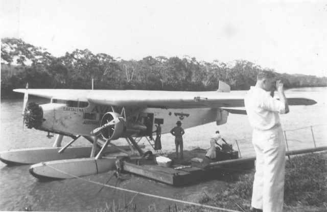 Se hacen en Colombia los primeros trabajos con ayuda de las fotografías aéreas. El ingeniero alemán Hermann Kuehl, llega a Colombia para dirigir la Sección Científica de Scadta, hoy Avianca.