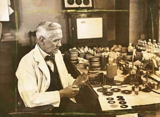 ALEXANDER FLEMING