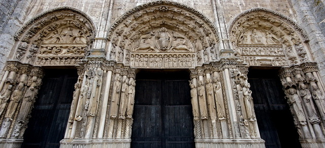 Royal Portal, West façade, Chartres Cathedral, Gothic Era, 1145-1155