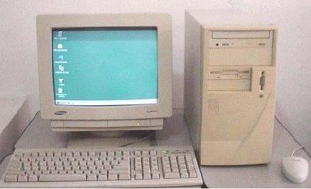 Primera PC de escritorio con W95-98