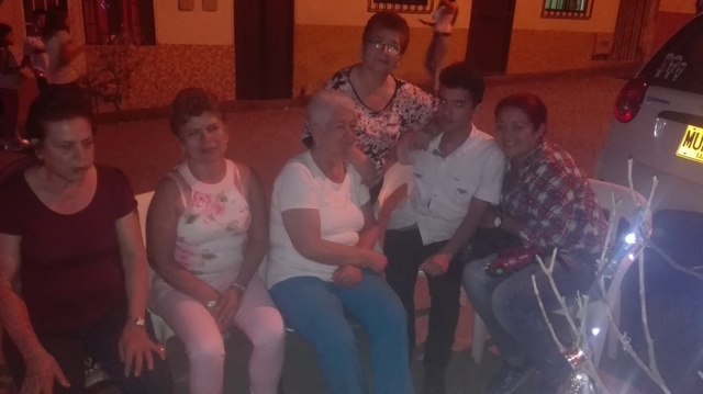 CELEBRACIÓN CON MIS TÍAS EN NAVIDAD