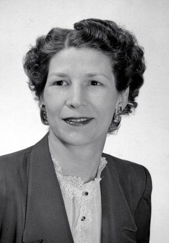 DRA. MARJORY WINSOME WARREN