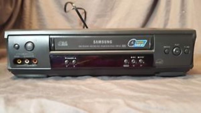 Primer Reproductor de Casette Blu-Ray