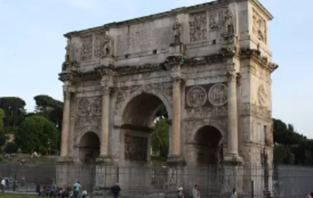 The earliest known Triumphal Arches are built in Rome by L.Sertinius