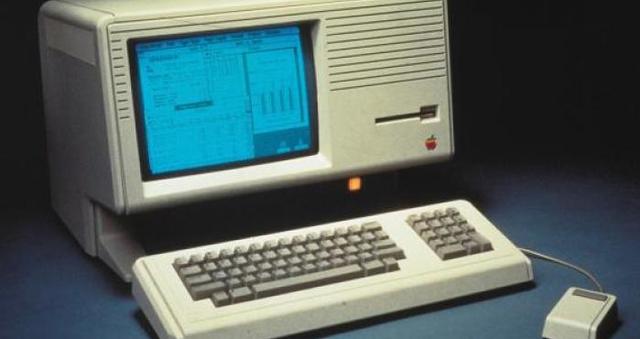 Se presentada al mercado ola primera PC de la compañia apple