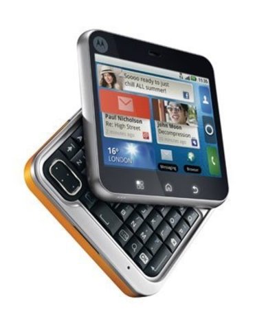 Primer celular con pantalla táctil y teclado: Motorola FLIPOUT