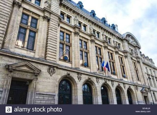 Primera Universidad de Ingeniería Civil