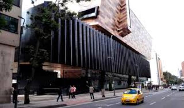 1972 universidad Javeriana Emisión por TV del programa Educadores de hombres nuevos