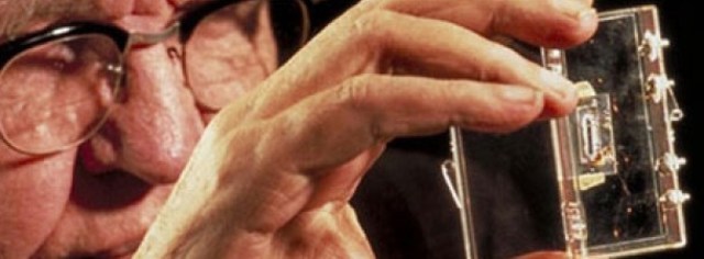 Se crea el primer microchip, o circuito integrado