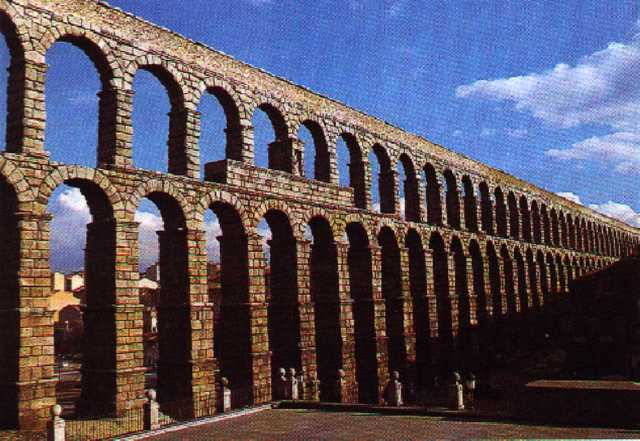 Rueda hidráulica & acueducto de Segovia