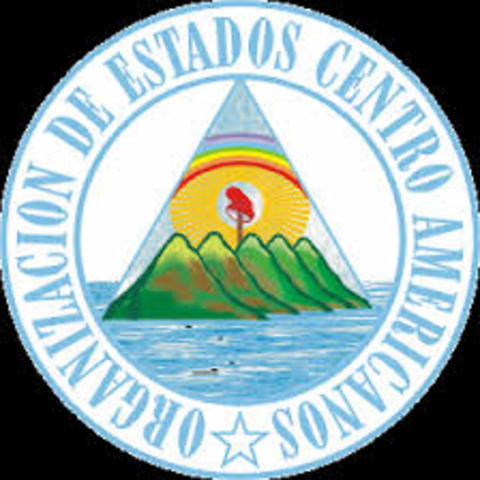 Se crea en San Salvador la Organización de Estados Centroamericanos (ODECA).