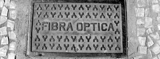 Fibra óptica: la historia de sus orígenes