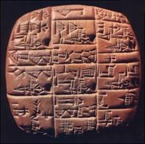 2900 AC La escritura Mesopotámica se convierte en cuneiforme